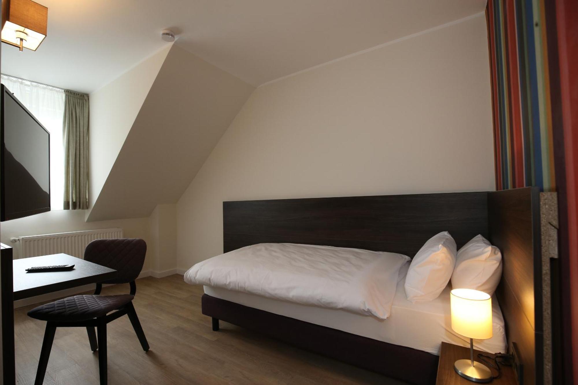 Hotel Faehrhaus Km734 Düsseldorf Habitación foto